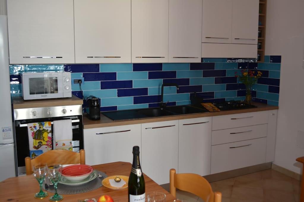 Casa Rossia Breathtaking Sea View Apartment In 波西塔諾 外观 照片